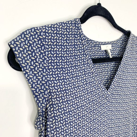 JOIE Blue 100% Silk Graphic Print Short Sleeve Blouse Sz XS - Picture 2 of 7